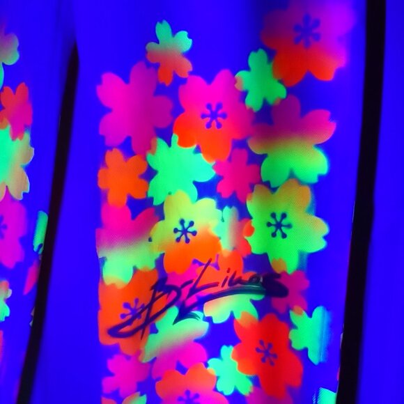 Custom paint job cherry blossom Zara cross over B-Lines woman jeans - Picture 4 of 10